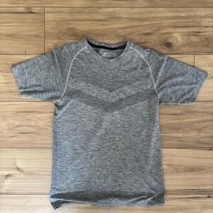 Nike Heather Gray Short Sleeve Tee